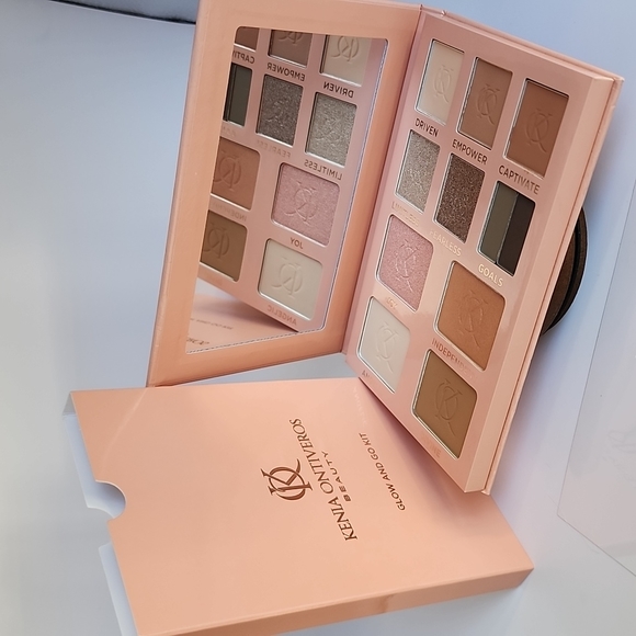 Kenia Ontiveros Beauty Glow and Go Kit - Picture 1 of 11